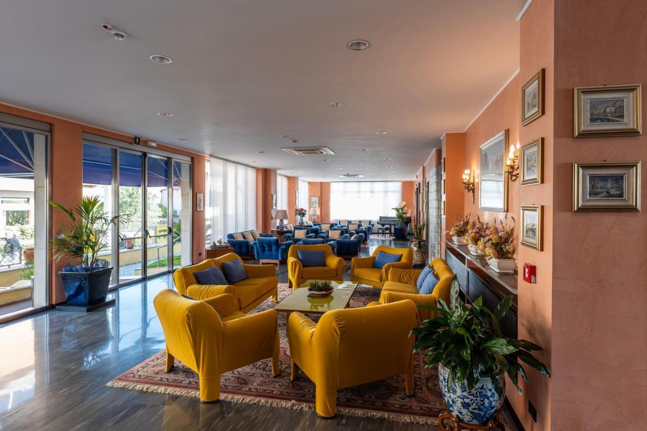 Hotel Bellevue Et Mediterranee Diano Marina Exterior photo